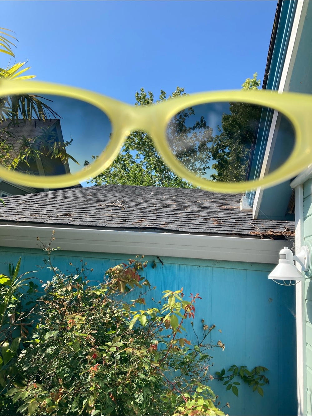 Fendi Translucent Green Oval Sunglasses - Picture 6 of 10